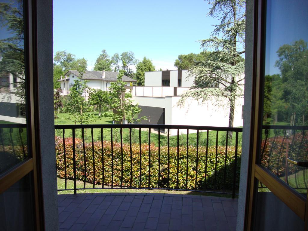 Il Glicine Sul Garda Appartamento Turistico Peschiera del Garda Buitenkant foto